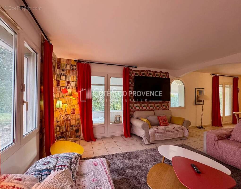 Maison à PERNES-LES-FONTAINES