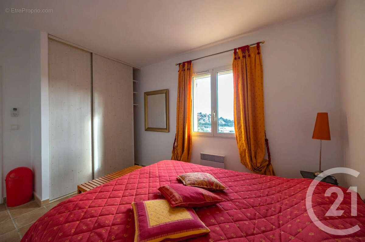 Maison à BORMES-LES-MIMOSAS