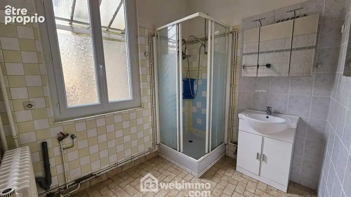 Au RDC, une salle d'eau de 5 m².