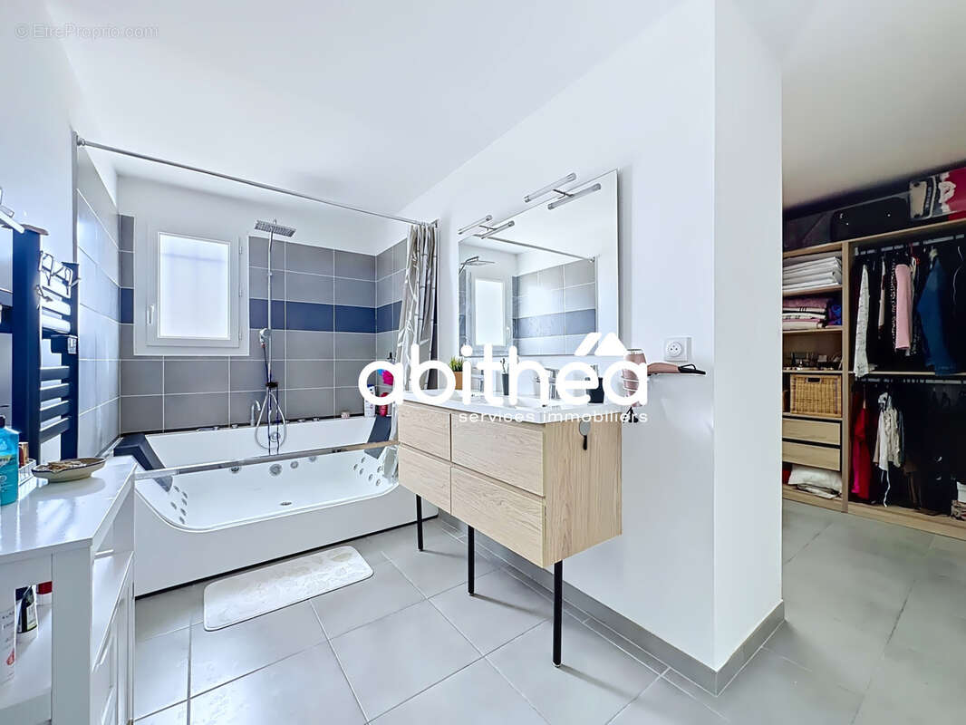Villa 3 faces - 131 m2 - 4 chambres dont 1 au rdc - jardin piscine et garage - montblanc - photo 10