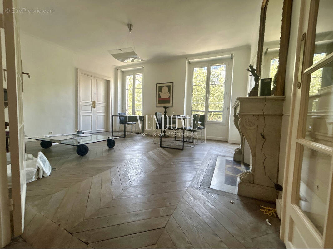 Appartement à PARIS-11E