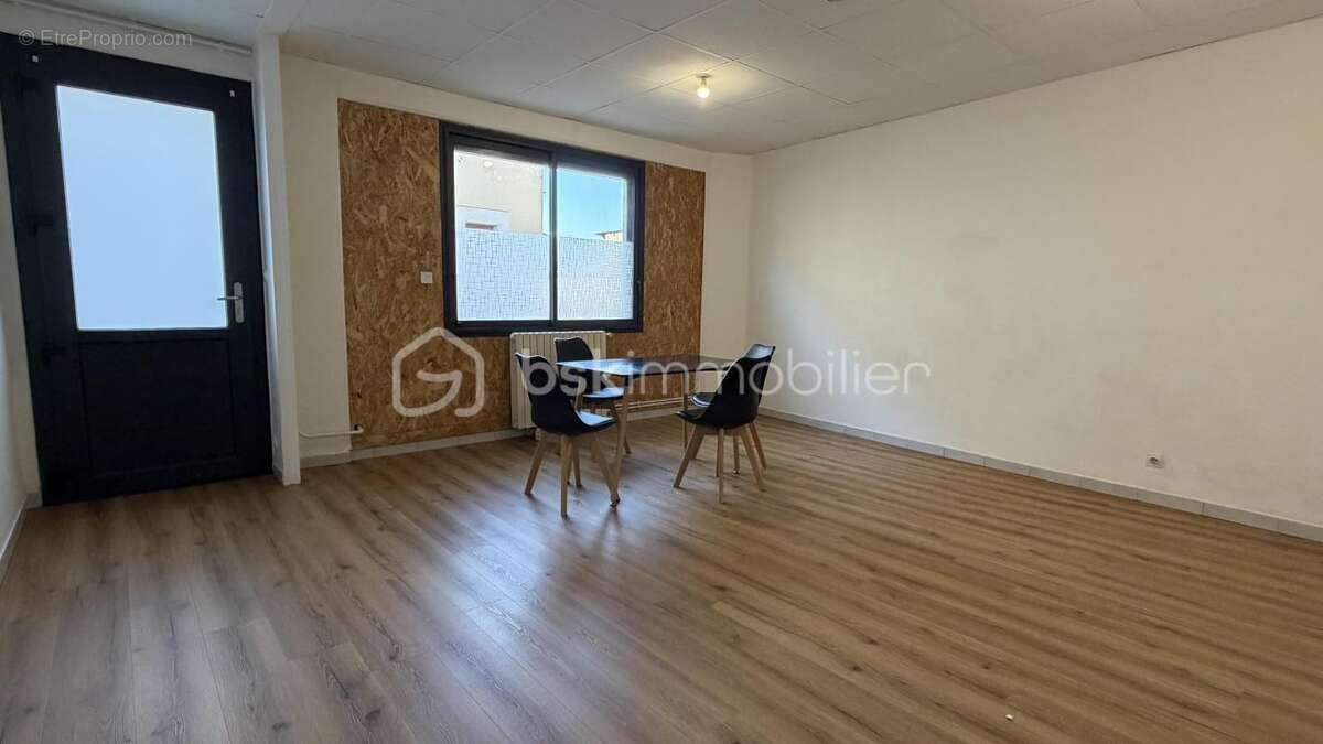 Appartement à ANNEYRON