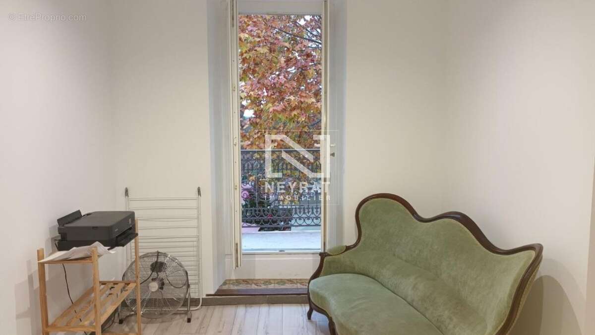 Appartement à TOURRETTES