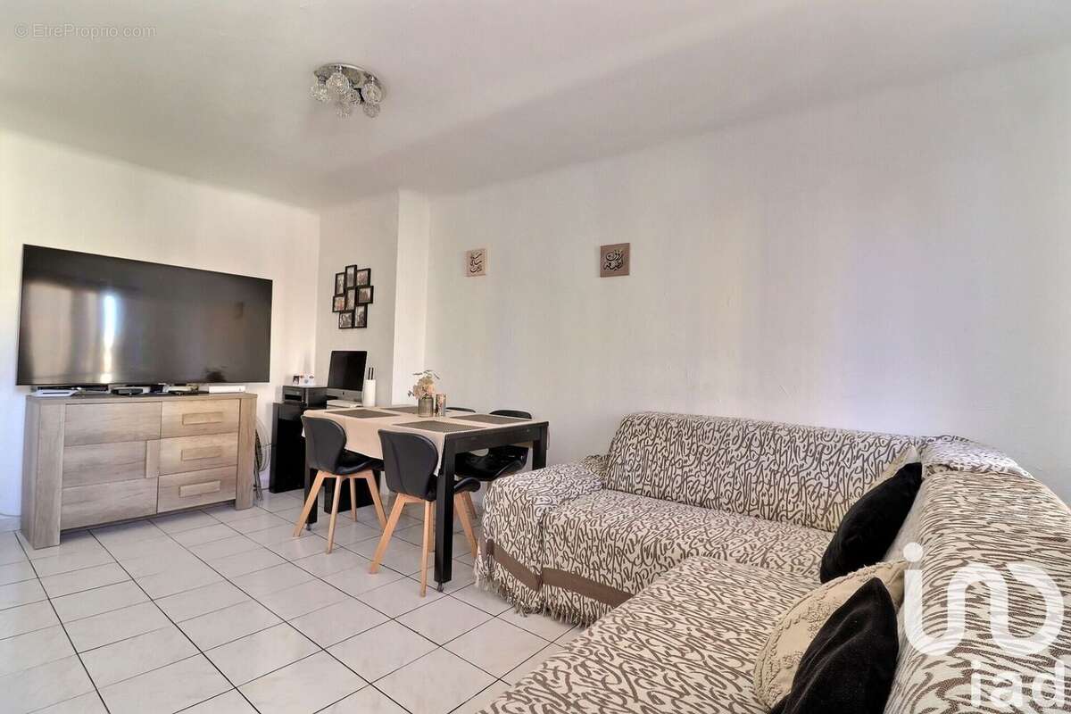Photo 2 - Appartement à MARSEILLE-4E
