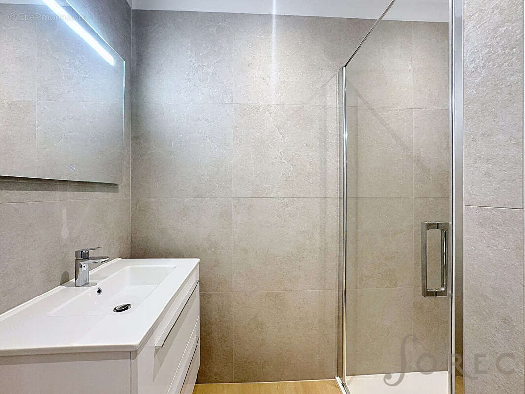 MONTIGNY-LÈS-METZ - Élégant T3 de 52 m² Carrez - Bâtiment de caractère réhabilité à neuf - photo 4