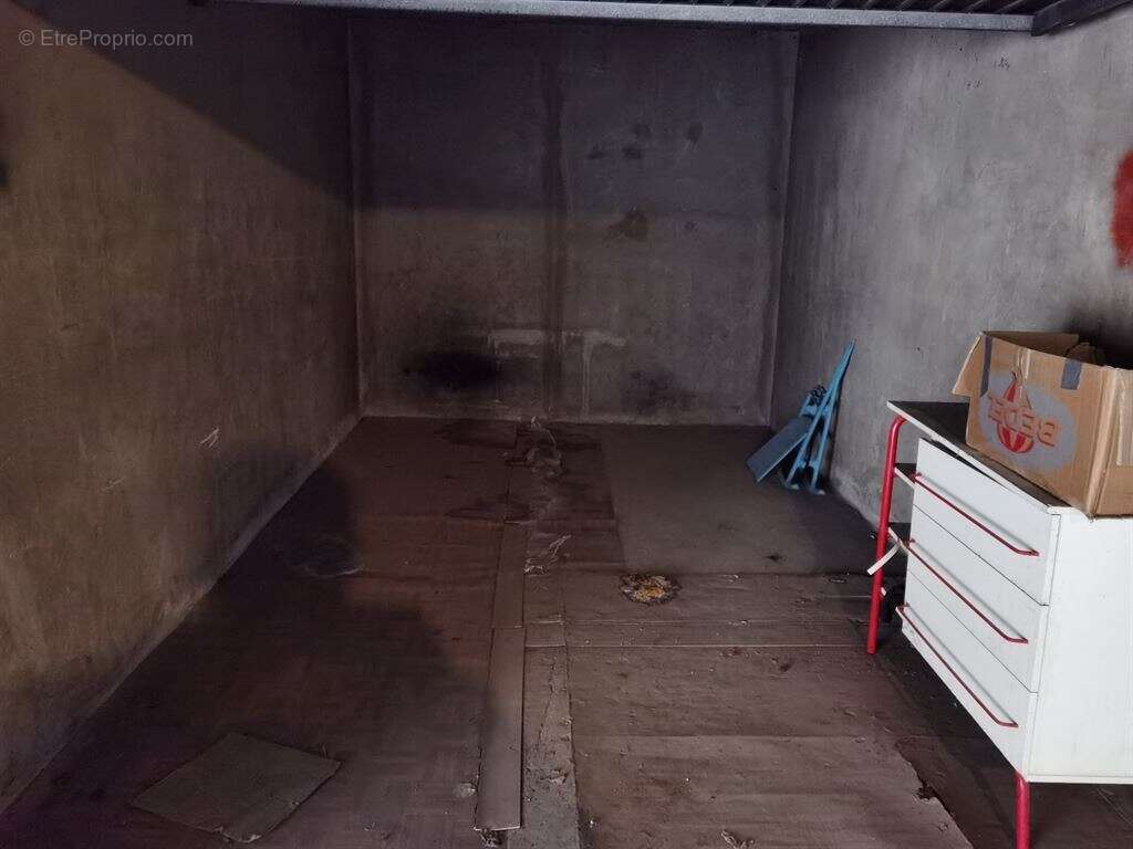 Parking à PARIS-19E