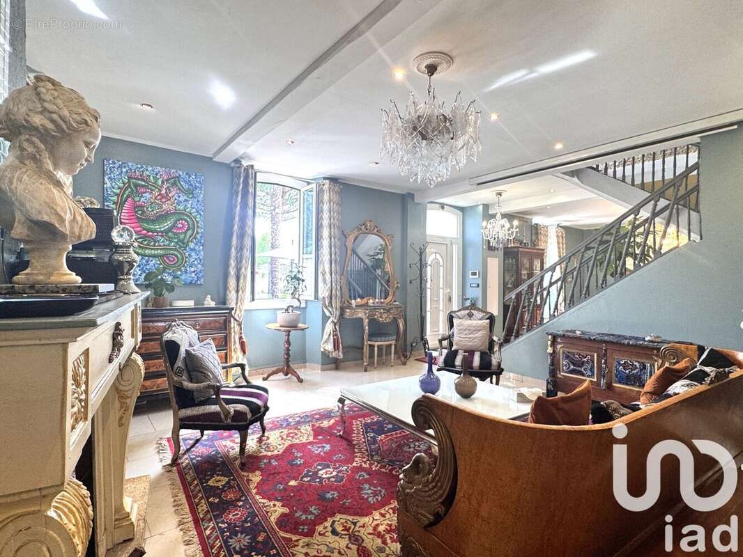 Maison 181 m² à Lamarque-Pontacq  - photo 4
