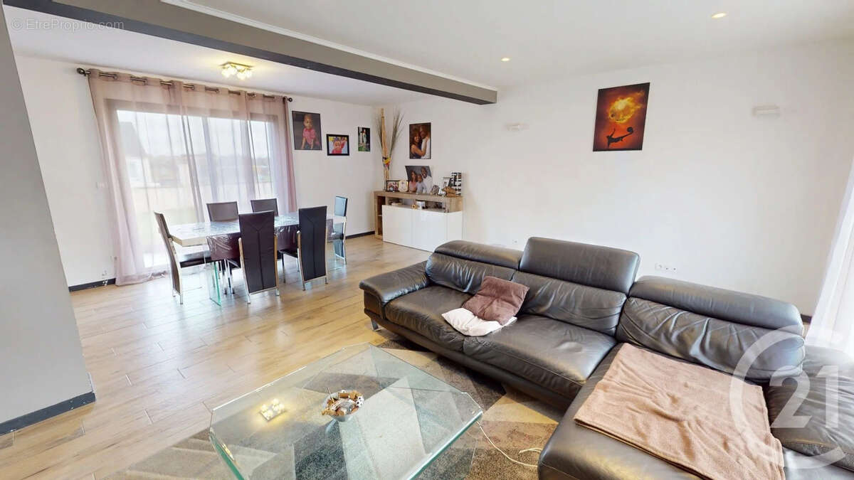 Maison à SAINT-QUENTIN