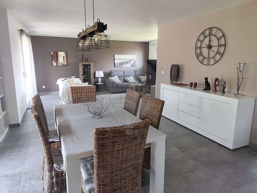 Maison à AMANCY
