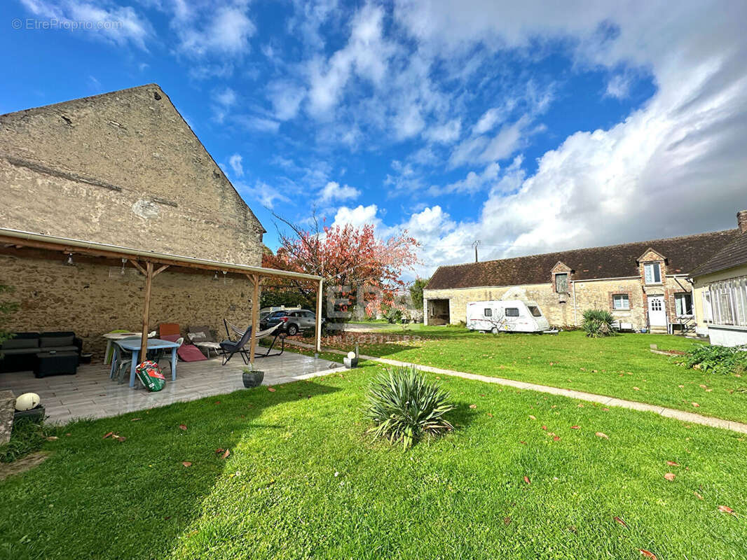 Maison à EGREVILLE