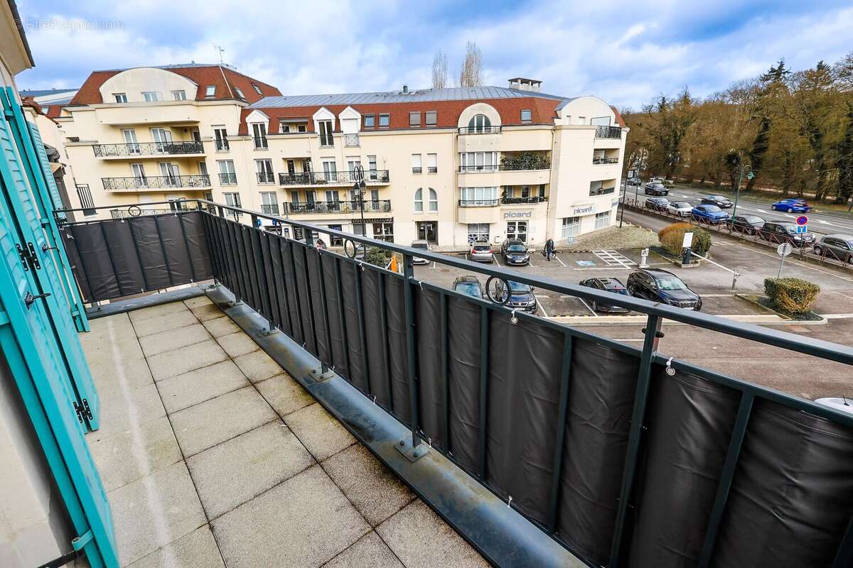 Appartement à LAMORLAYE