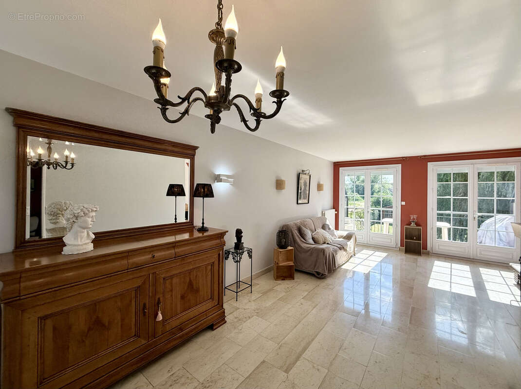 Maison à COULOMMIERS