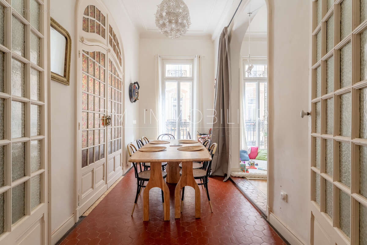 Appartement à MARSEILLE-1E