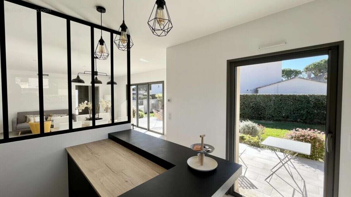 Maison à MORIERES-LES-AVIGNON