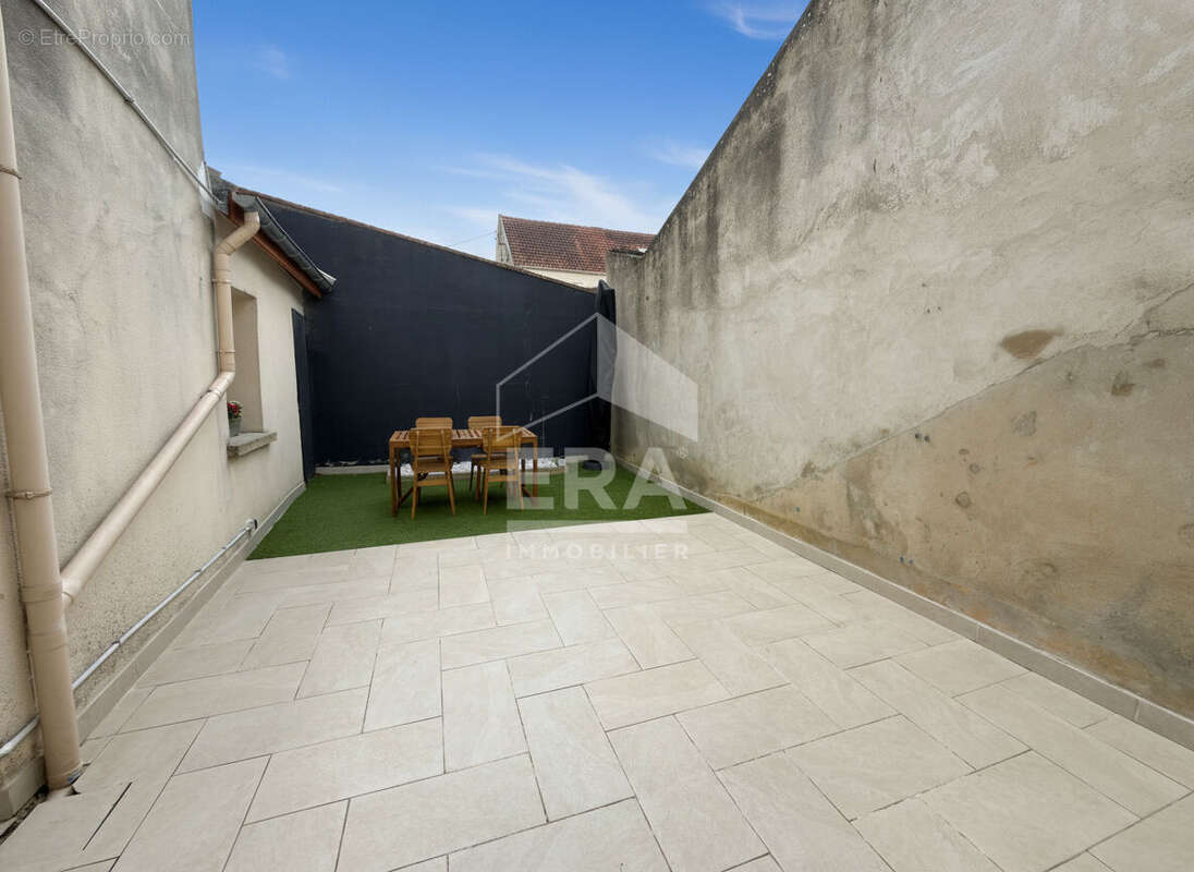 Appartement à GUIGNES