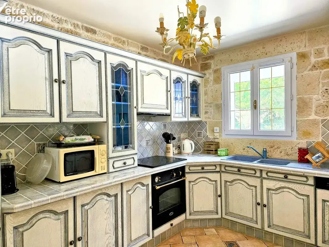 Maison de charme avec dépendance et piscine à Breuillet - photo 6