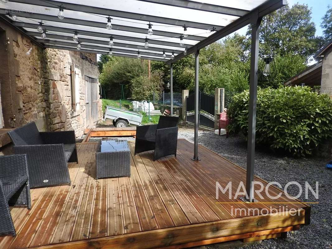 Maison à SAINT-MARC-A-FRONGIER