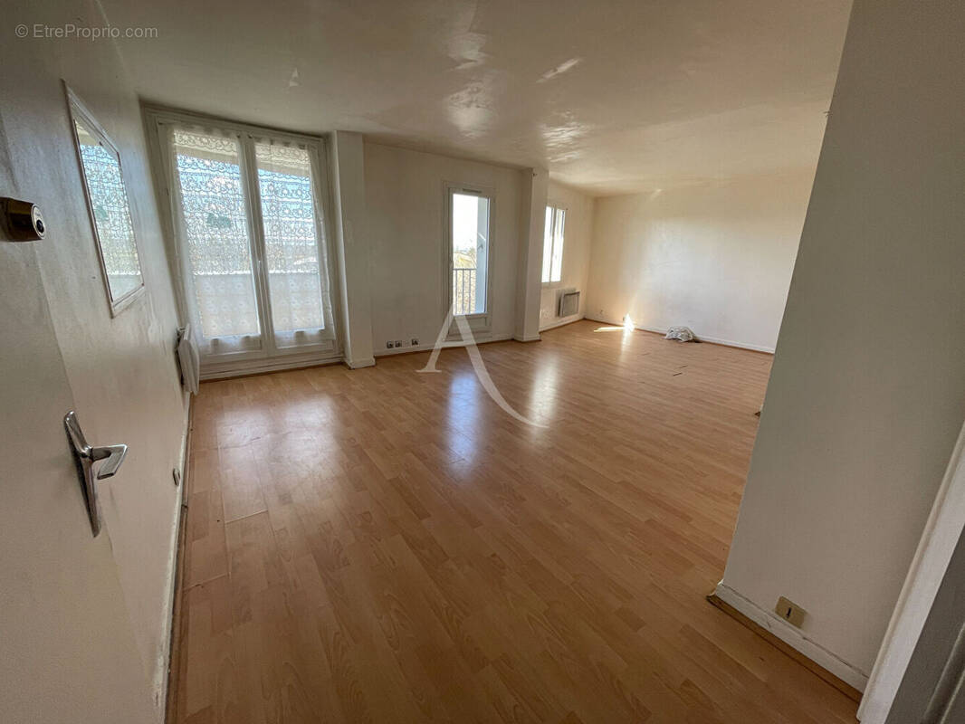 Appartement à TORCY