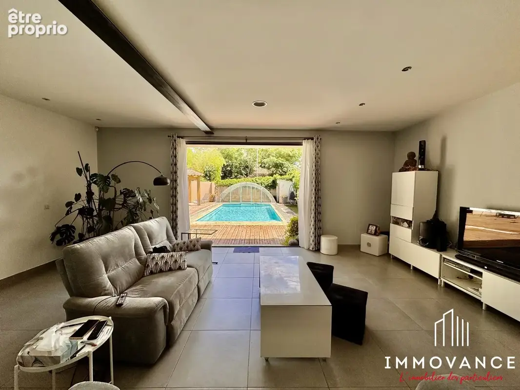 Maison 8 pièces 338 m² à vendre à Paulhan (34230) - photo 2