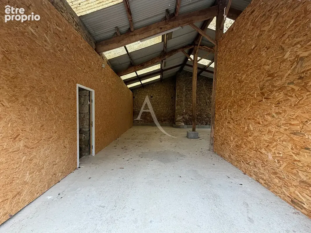 Grange a renover - tranquilite des lieux - fort potentiel - photo 3