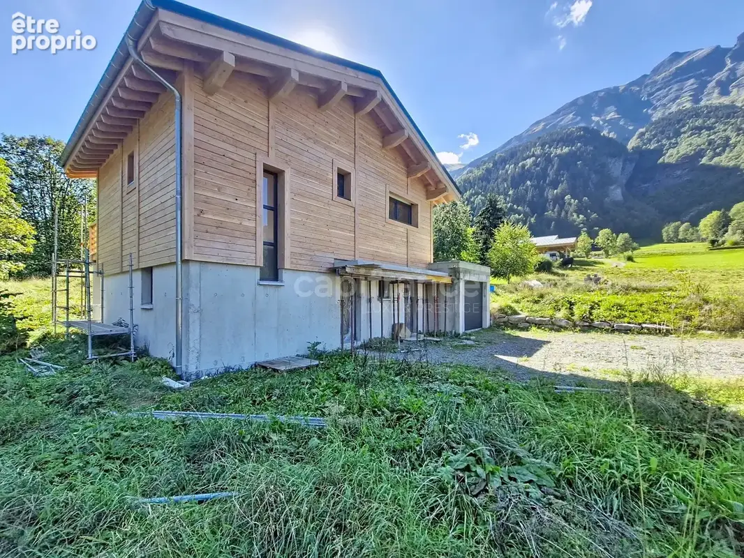 Chalet à vendre proche du village - LES CONTAMINES MONTJOIE (74) - photo 4