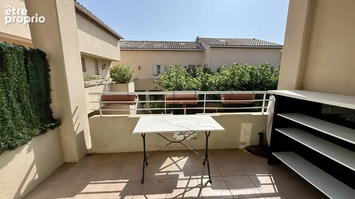 T2 à 2min de la Plage des Lecques - Garage fermé 17m2 - Climatisation - photo 3