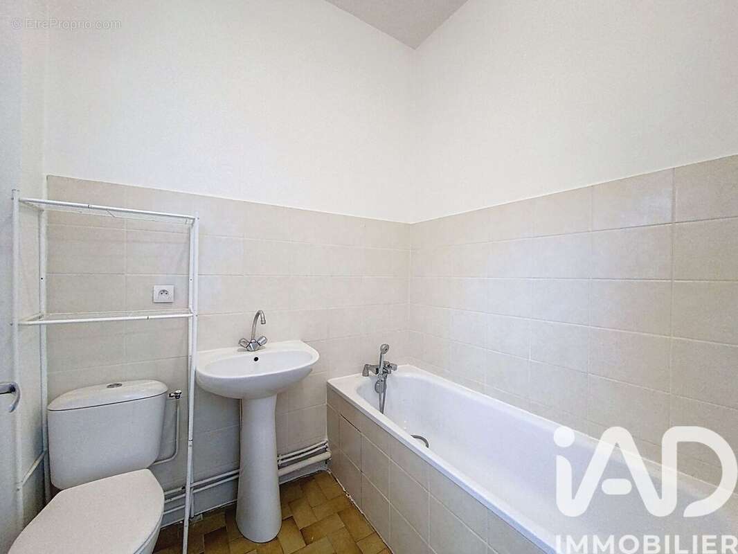 Photo 7 - Appartement à DECINES-CHARPIEU