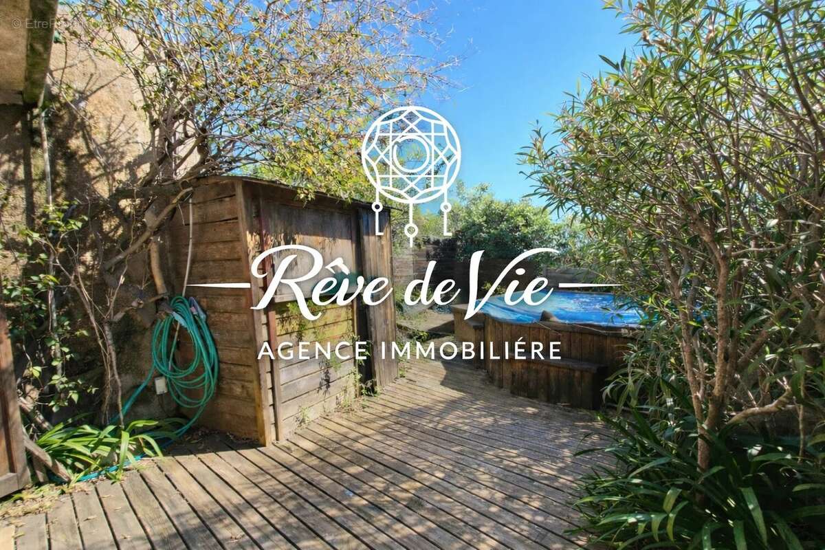 Maison à BORMES-LES-MIMOSAS