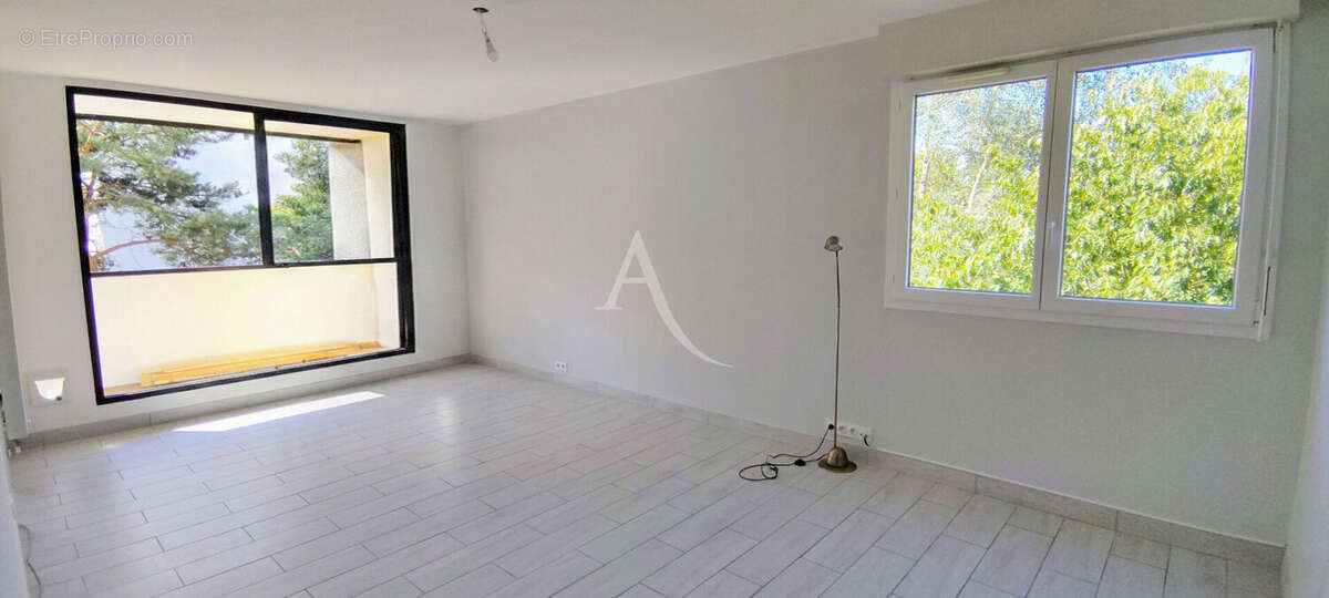 Bel appartement 4 pièces Résidence Le Jardin des Lys Les Ulis - photo 2