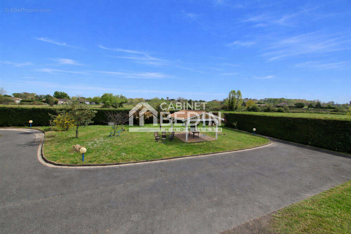 Maison à AMBARES-ET-LAGRAVE