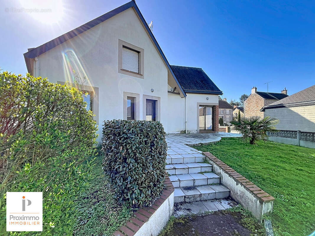 Maison à MESSAC