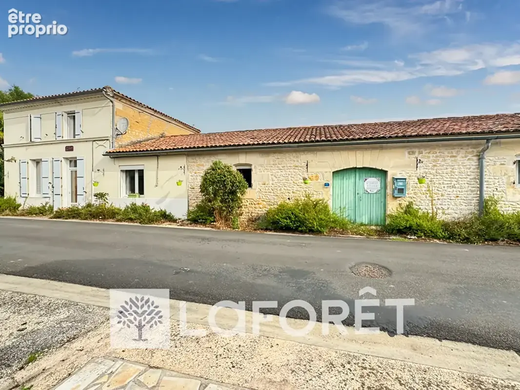 Ensemble immobilier - Maison + Gîte - 30 MIN DE ROYAN (17200) - photo 18
