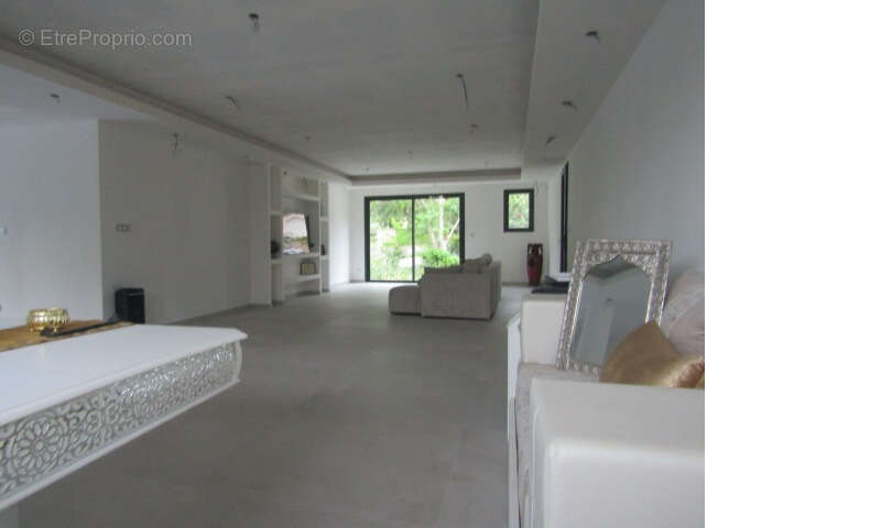 Villa neuve contemporaine 220m²  4 chambres sur terrain de 1200m² Donzère 465 000HAI - photo 4