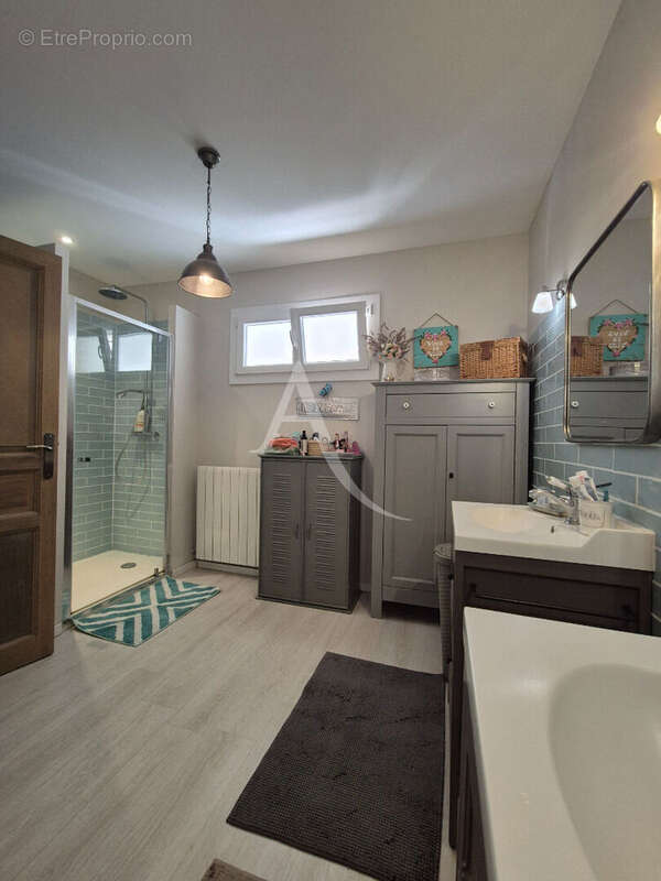 Villa T5 de 156 m2 - Piscine + studio indépendant - Balaruc les bains - photo 13