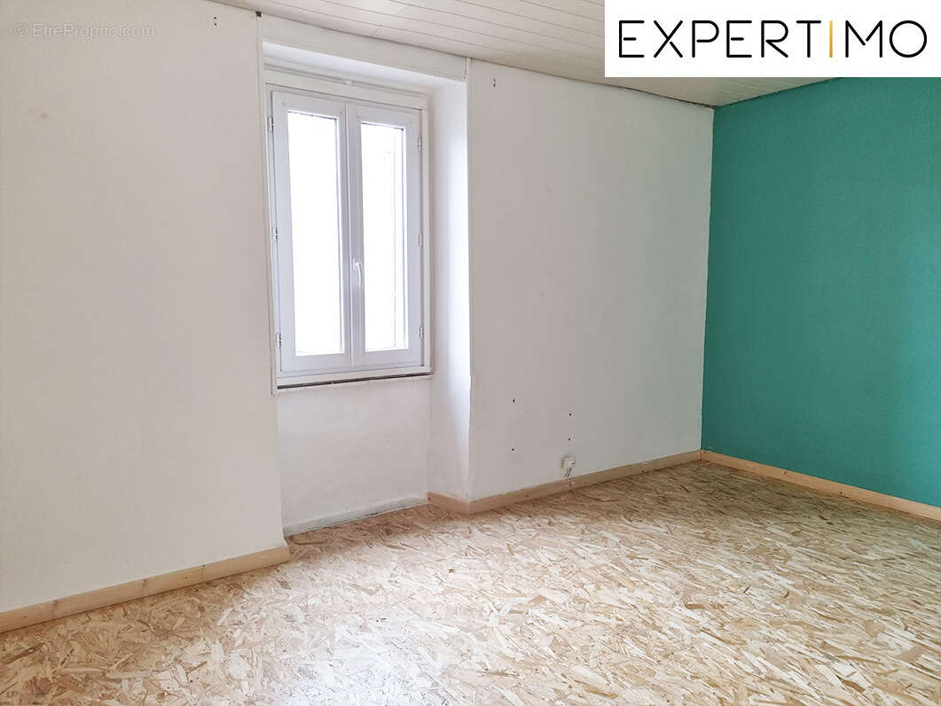 Servant, Maison de 168 m2 habitables avec cour et dépendances - photo 11