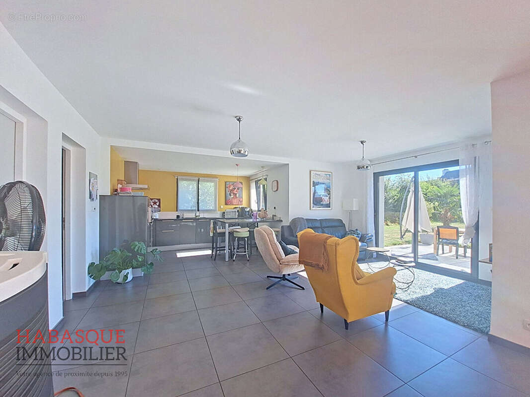 Maison contemporaine 7 pièces à vendre à Guiclan - Réf. 477CD - photo 2