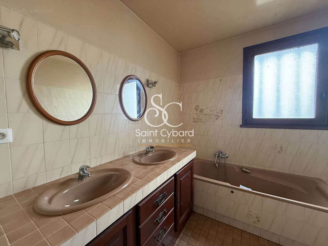 Maison à SAINT-YRIEIX-SUR-CHARENTE