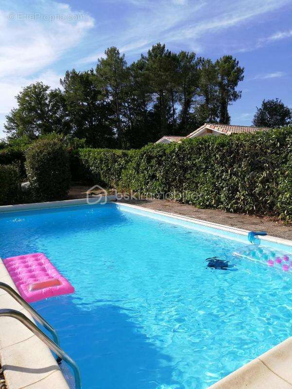 Maison à SAUGNAC-ET-CAMBRAN