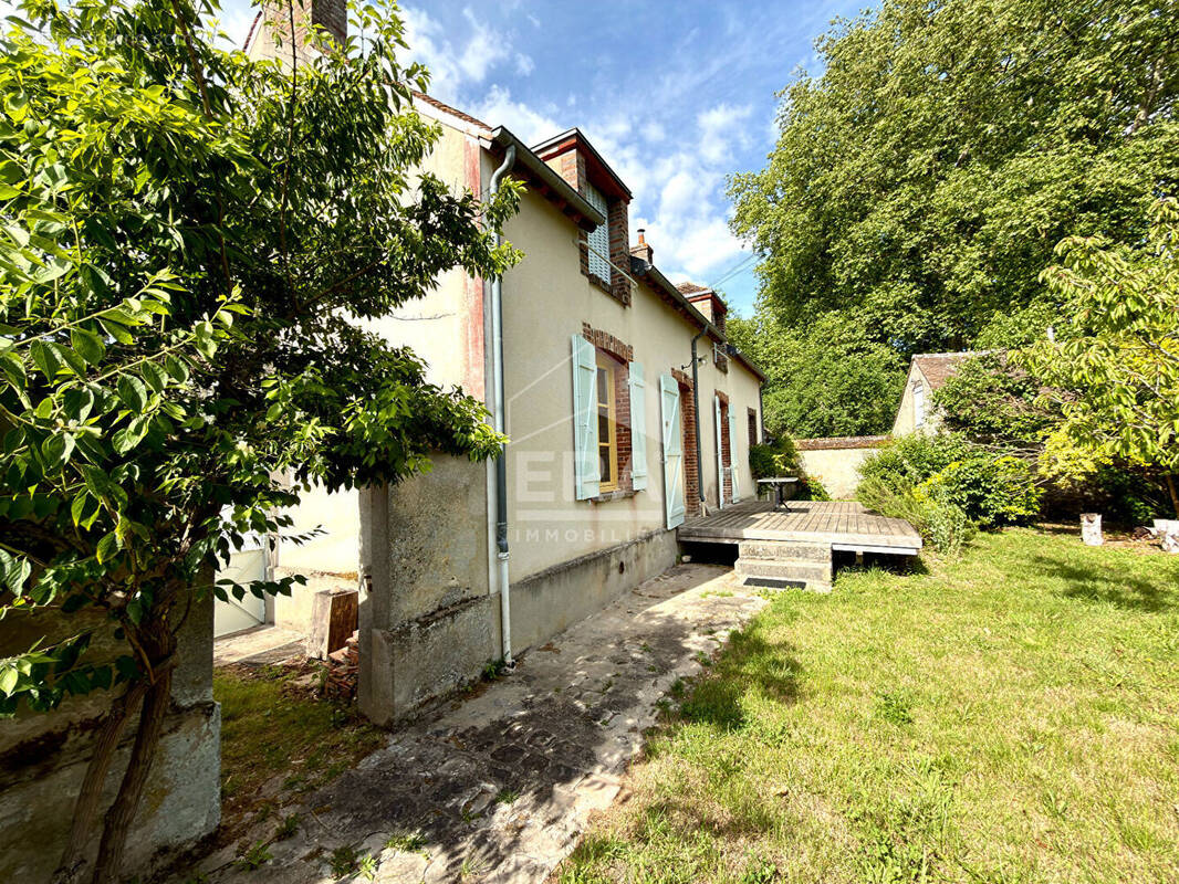 Maison à LA GENEVRAYE