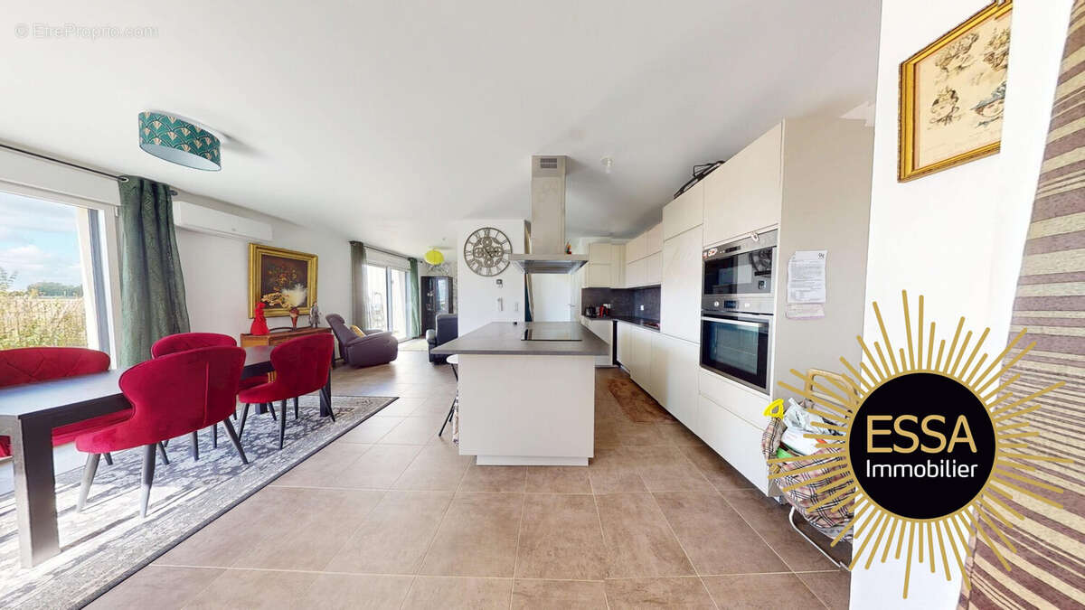 séjour - Maison à TOUSSUS-LE-NOBLE