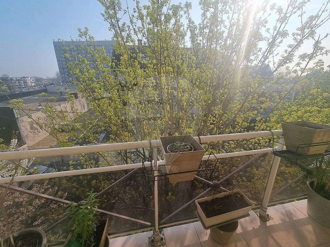Appartement à LE BLANC-MESNIL