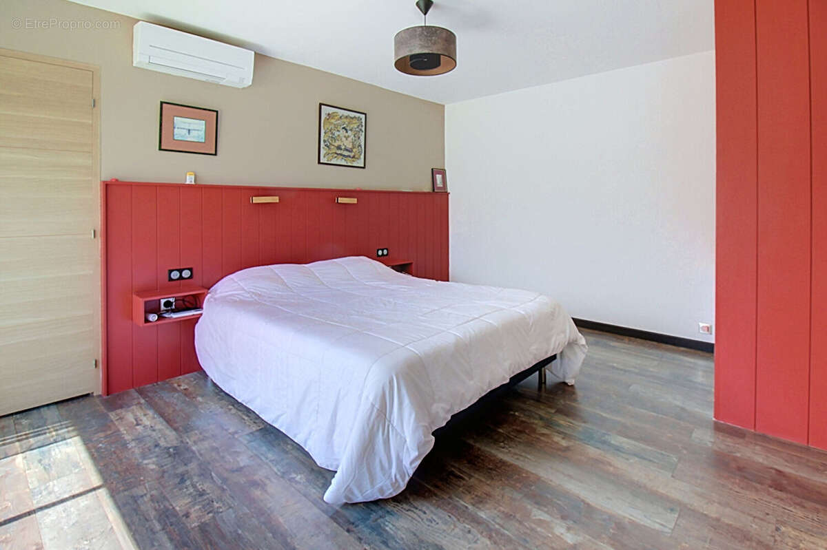 A vendre en exclusivité a vendre à vidauban - villa contemporaine avec vue panoramique, piscine et prestations  de qualité ! - photo 13