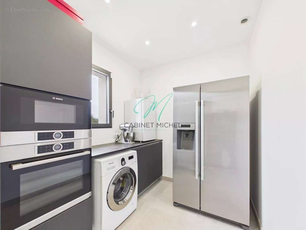 Maison à ROQUEFORT-LES-PINS