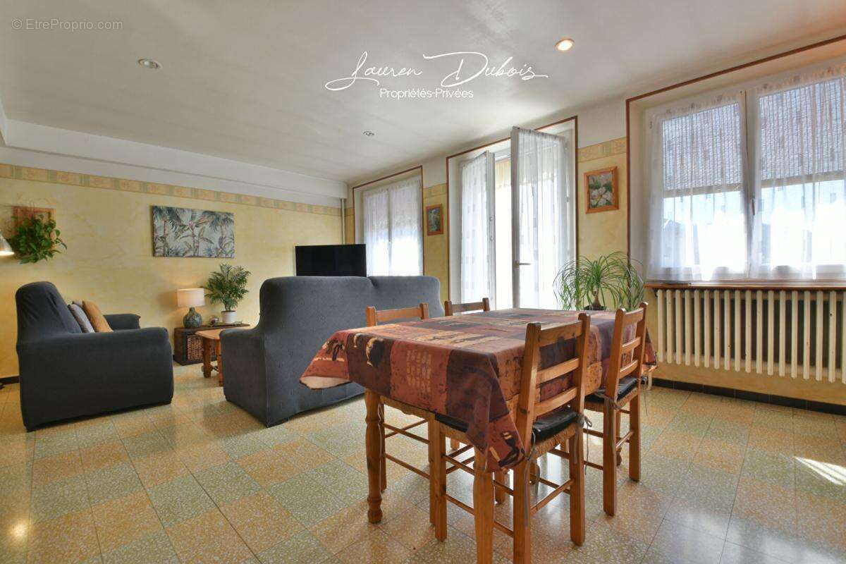 SERRES - Maison de village 206m² avec terrasse et garage - photo 2