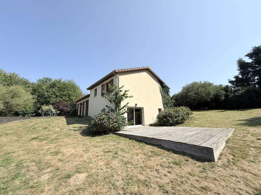 Maison à VERNEUIL-SUR-VIENNE