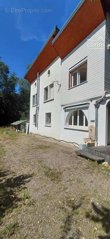 Maison à CHALLES-LES-EAUX