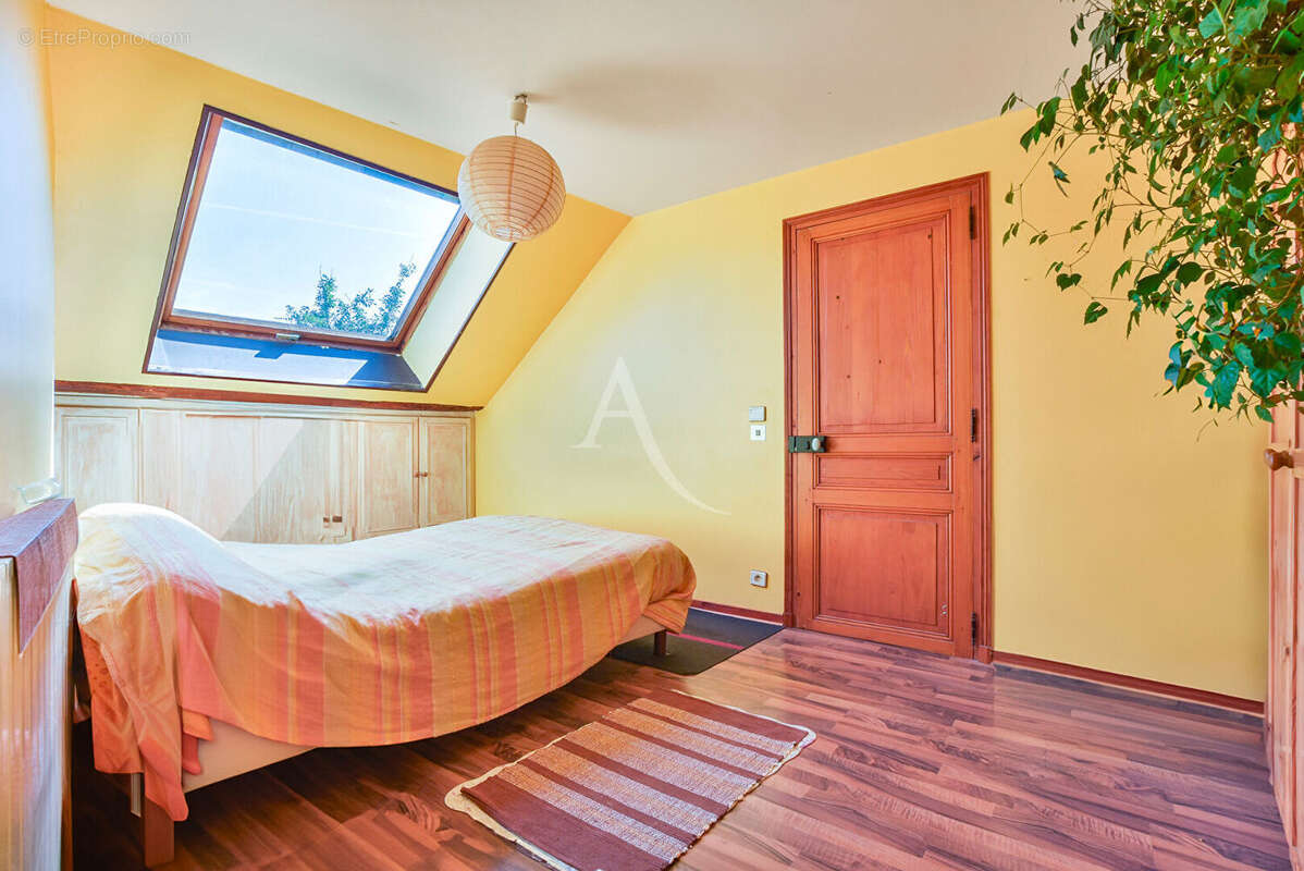 Maison à VERNEUIL-L&#039;ETANG