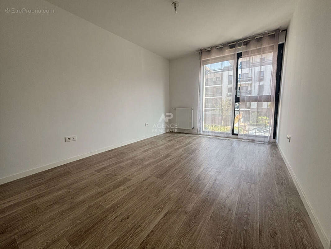 Appartement Pontoise 2 pièce(s) 46.95 m2 - photo 3