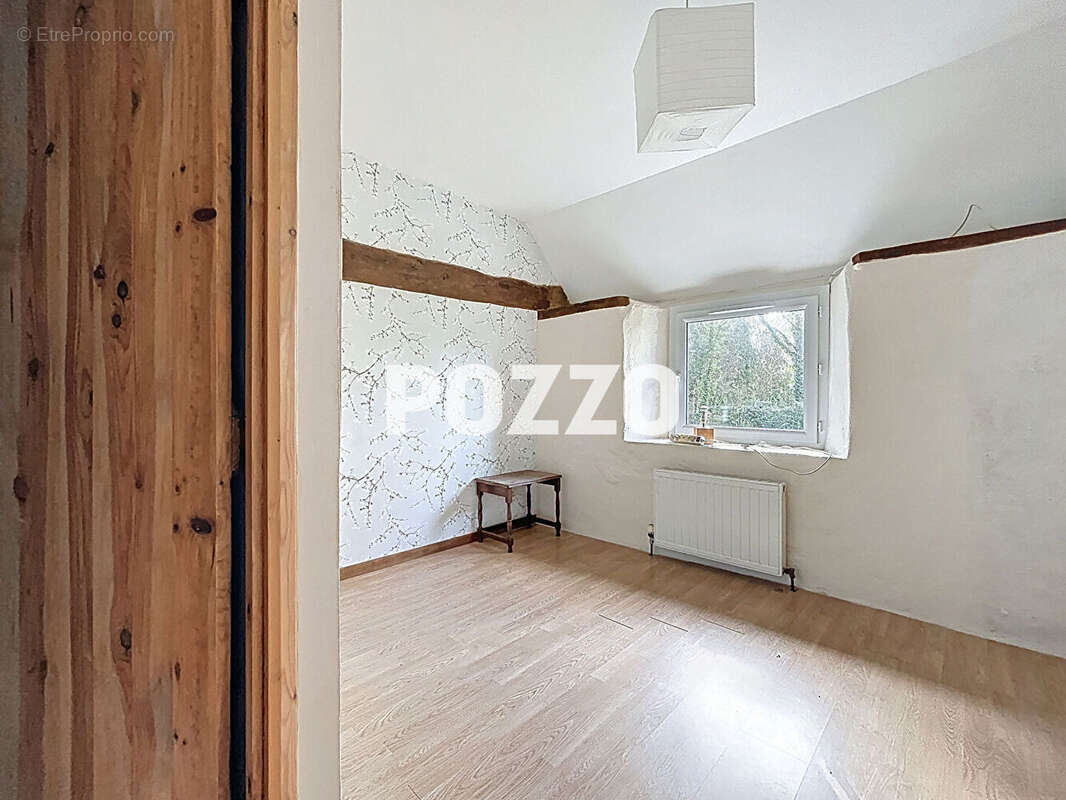 Maison à MONTAIGU-LES-BOIS