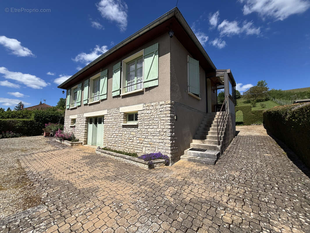 Maison à LEUGLAY